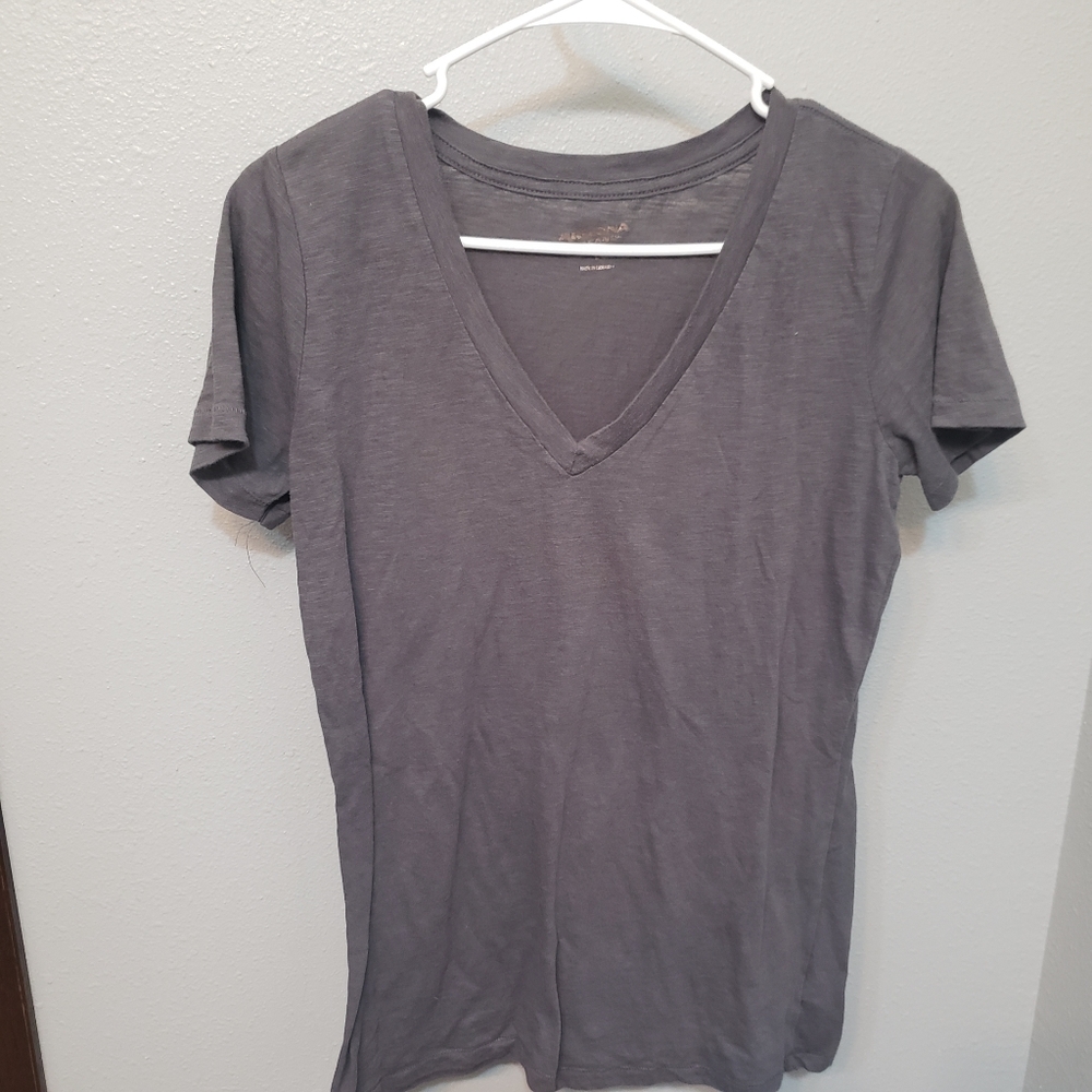 Arizona Jean's grey tshirt